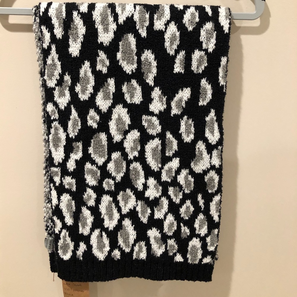 C.C Brand Leopard Knit Scarf